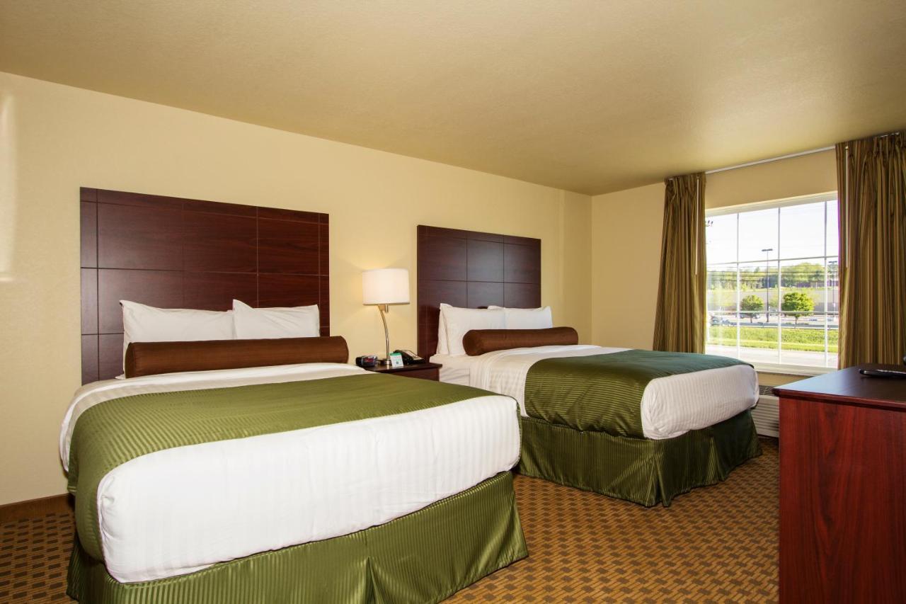 Cobblestone Inn&suites - 3*
