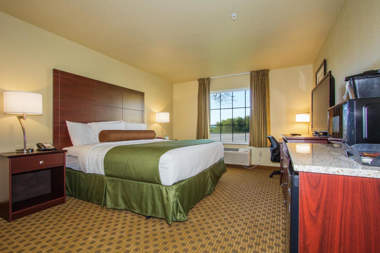Hotel Cobblestone Inn&suites -