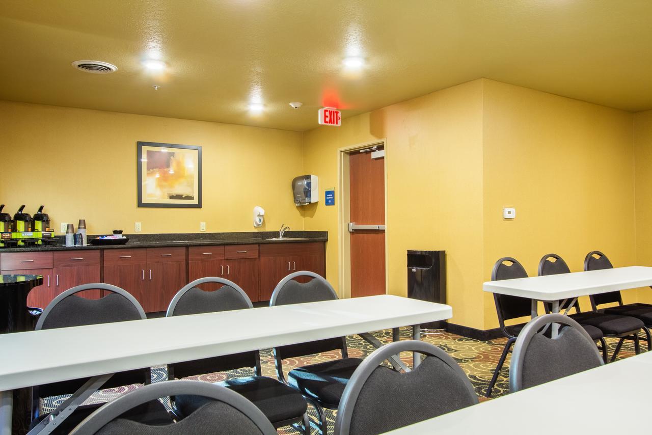 Cobblestone Inn&suites - Corry