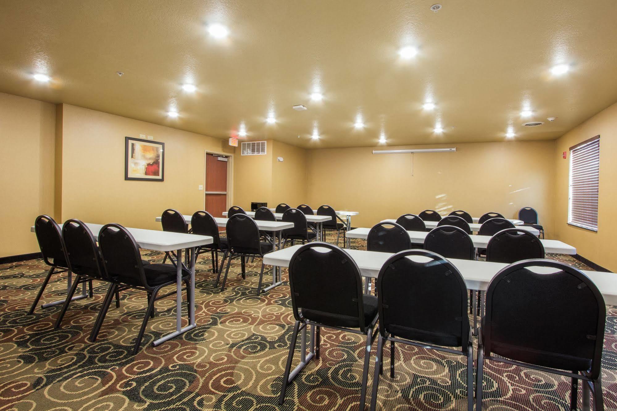 Cobblestone Inn&suites - Corry
