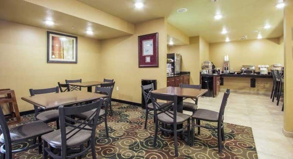 Cobblestone Inn&suites -